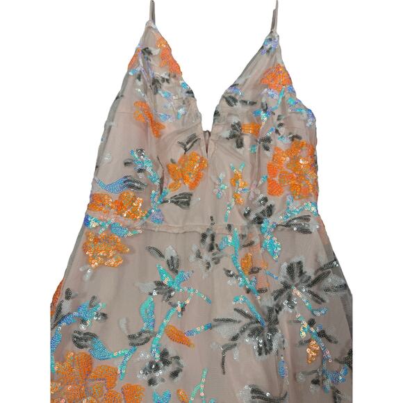 Lucy in the Sky Nude Sequin Floral Dress Size Small - Picture 4 of 10